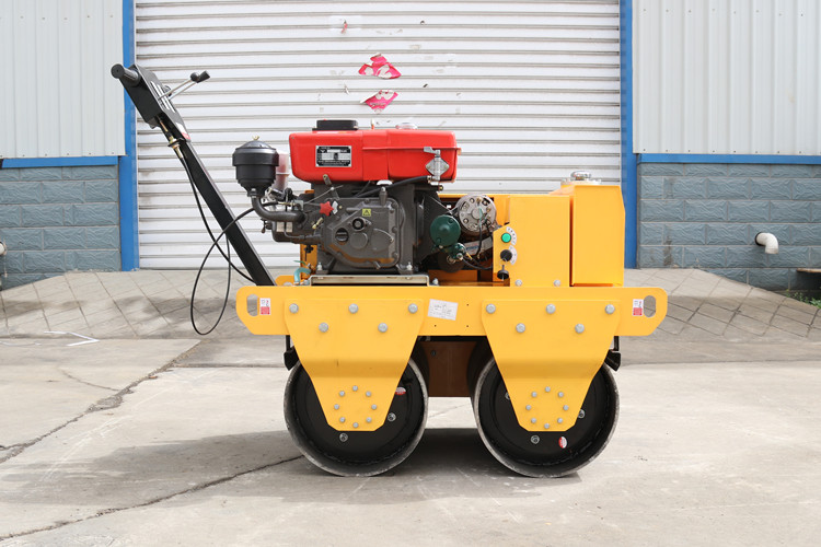 對(duì)于小型手扶壓路機(jī)的這些使用環(huán)境您要明白！